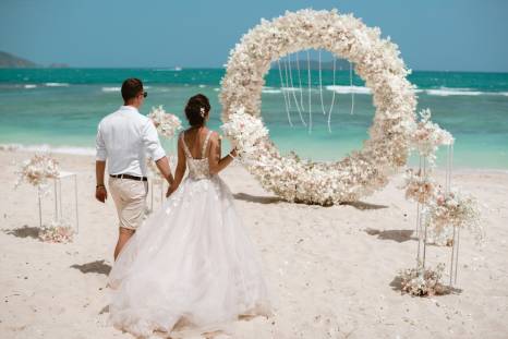 иллюстрация: традиционная церемония свадьбы на острове Пхукет