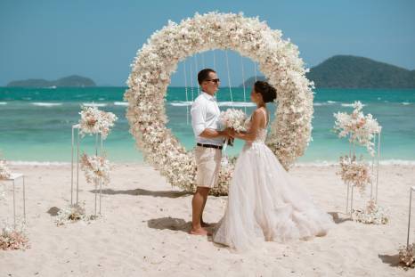 фотография: волшебная свадебная церемония в Таиланде