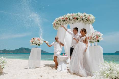 изображение: волшебная церемония свадьбы в Таиланде