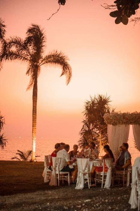 картинка: красивая свадебная церемония на острове Пхукет