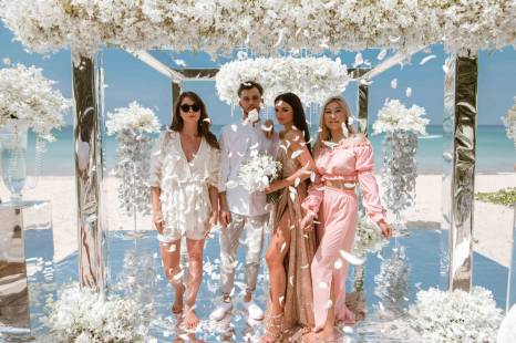 фото: красивая свадебная церемония на острове Пхукет