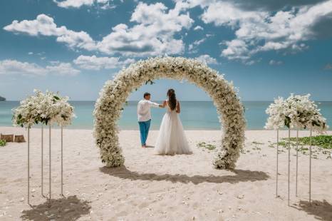 фото: официальная свадебная церемония на острове Пхукет