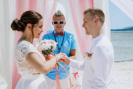 картинка: волшебная церемония свадьбы на острове Пхукет