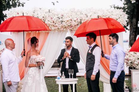 фотография: красивая свадебная церемония на острове Пхукет