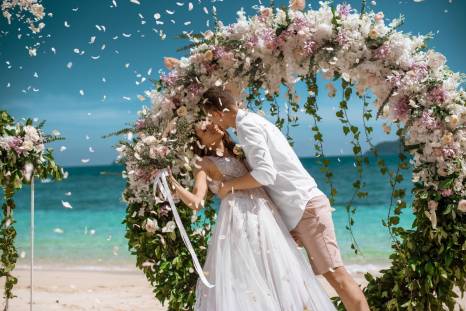 изображение: чудесная церемония свадьбы в Королевстве Таиланд
