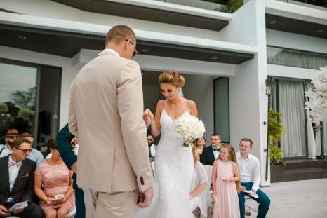 изображение: чудесная свадебная церемония на острове Пхукет