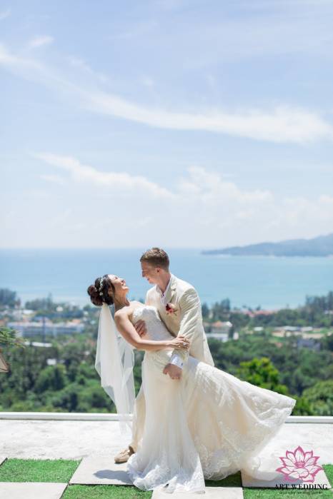 фото: красивая свадебная церемония в Таиланде