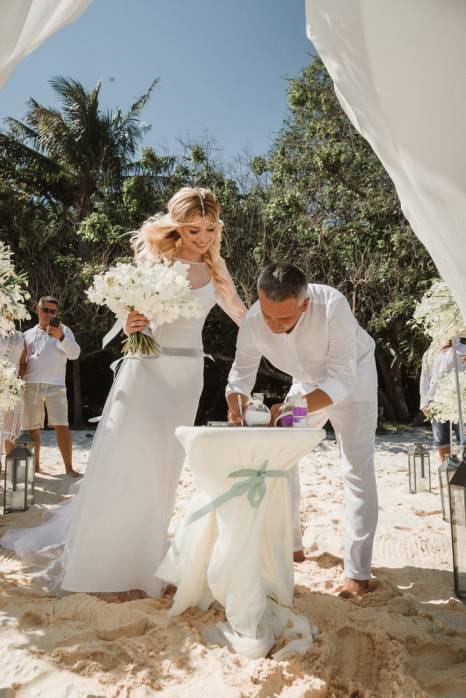 фотография: чудесная свадебная церемония на острове Пхукет