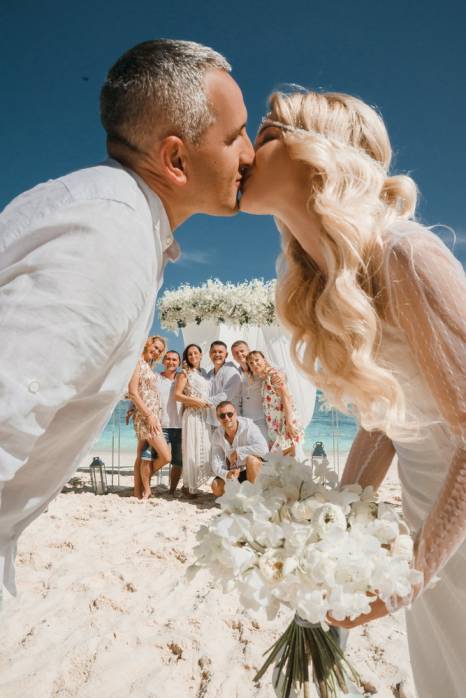 фото: красивая церемония свадьбы на острове Пхукет
