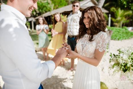 фото: чудесная церемония свадьбы на острове Пхукет