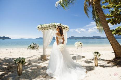 картинка: красивая свадебная церемония за границей