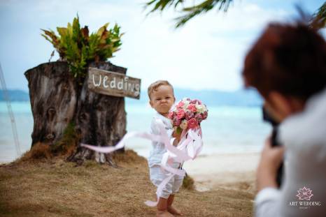 иллюстрация: официальная церемония свадьбы на острове Пхукет