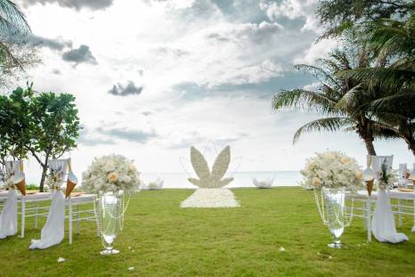 иллюстрация: красивая свадебная церемония на острове Пхукет